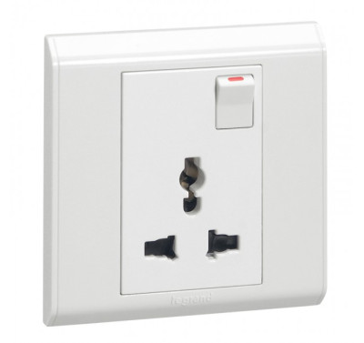 Ổ cắm đa năng kèm công tắc 2P+E 16A - 250V