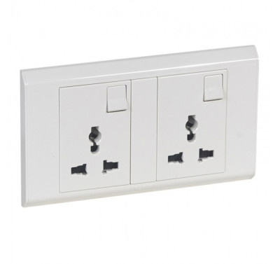 Ổ cắm đa năng kèm công tắc 2x2P+E 16A - 250V 